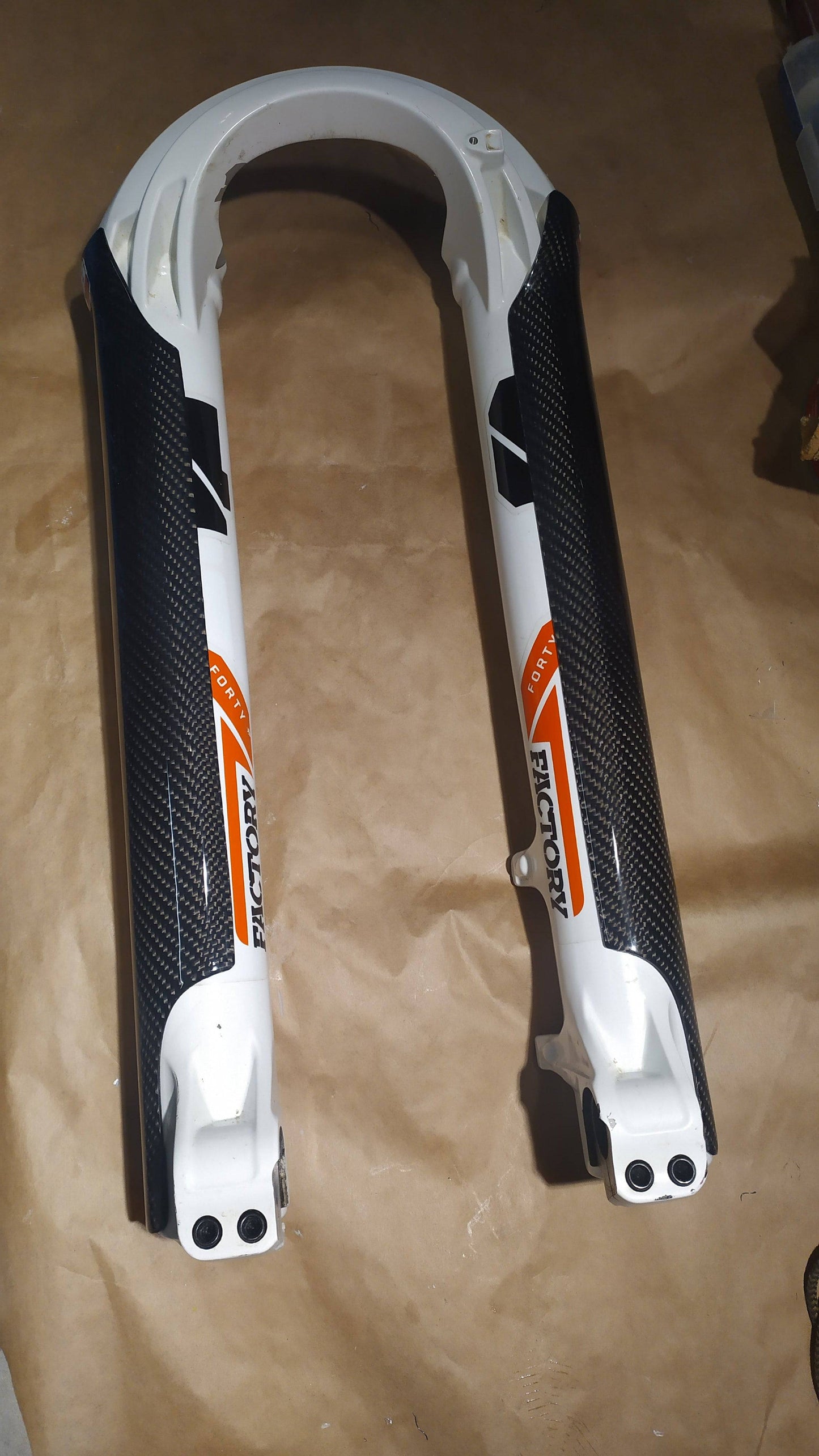 Protection Fourche Fox 40 - Tom's carbone