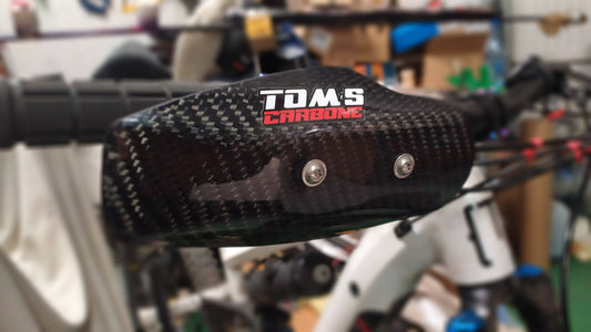 Protège Mains Carbone + Fixation + Arceau alu AVS - Tom's carbone