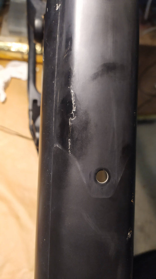 Réparation de cadre en carbone sans peinture - Tom's carbone