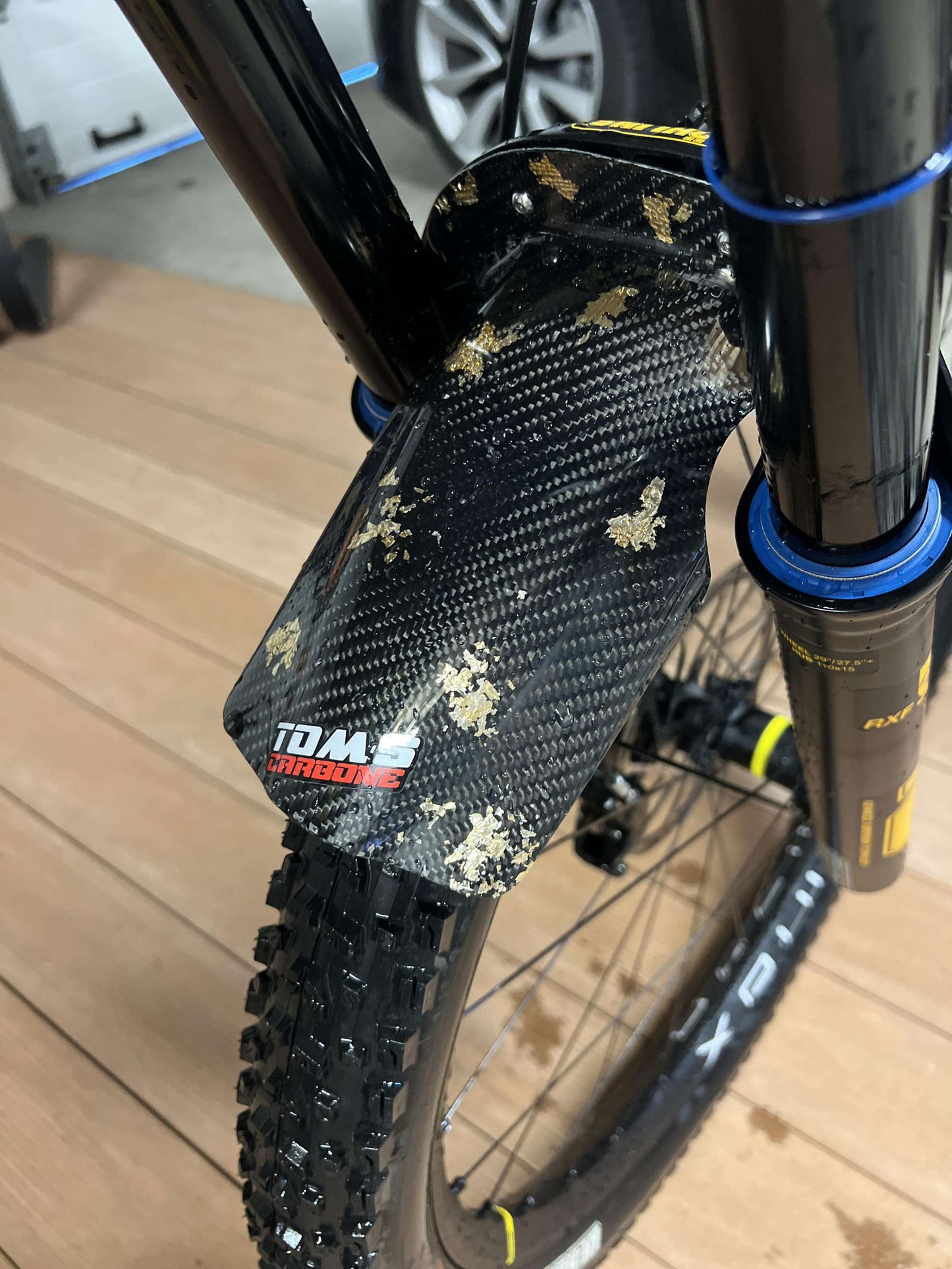 Garde Boue Avant pour fourche ohlins 38 couleur aux choix - Tom's carbone