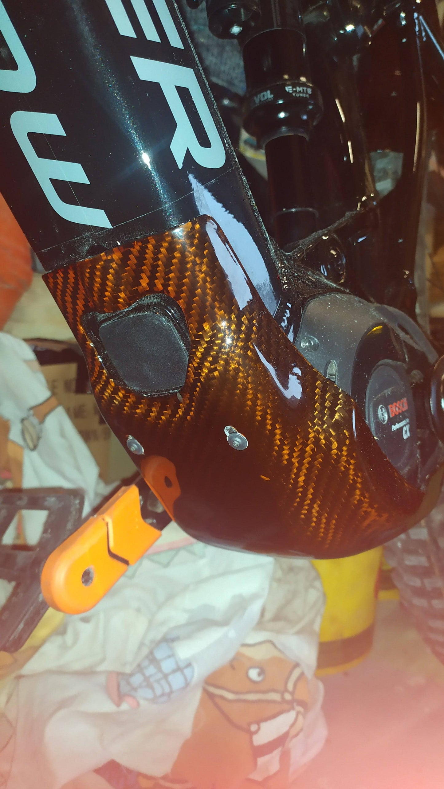 Teintage de vos protections pour 10 € supplémentaires par Pièces - Tom's carbone 